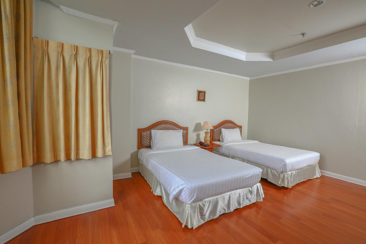 Hermitage Hotel Korat-Sha Nakhon Ratchasima Bagian luar foto