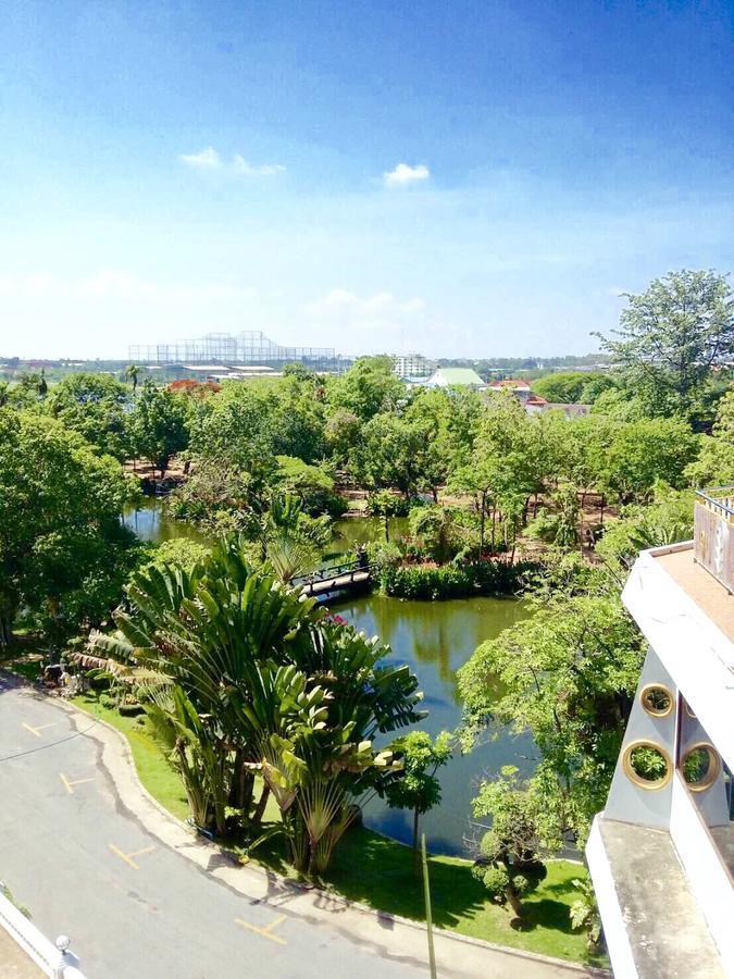 Hermitage Hotel Korat-Sha Nakhon Ratchasima Bagian luar foto