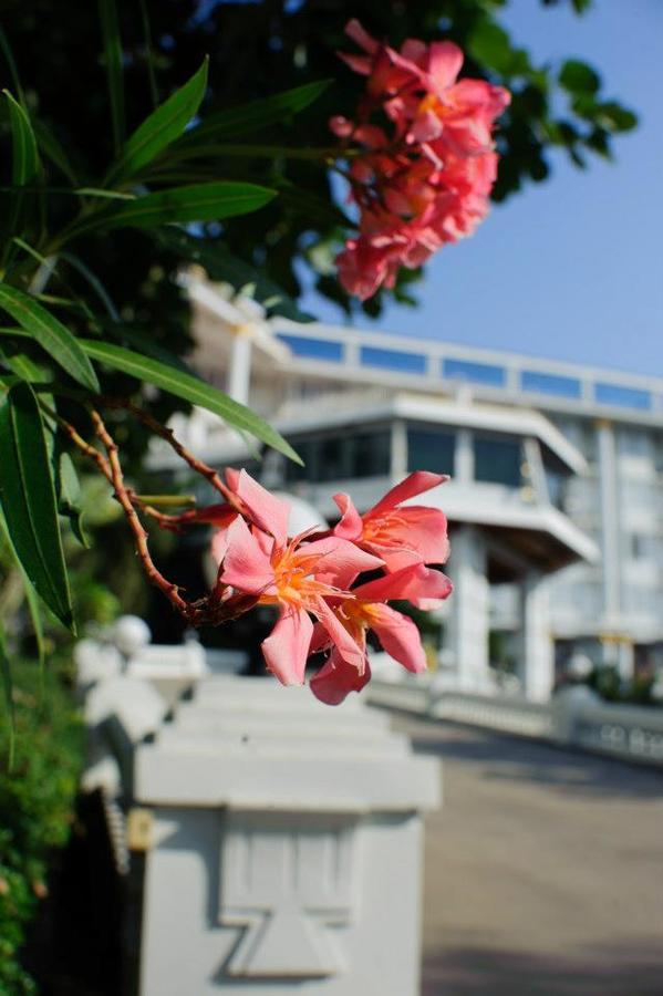 Hermitage Hotel Korat-Sha Nakhon Ratchasima Bagian luar foto