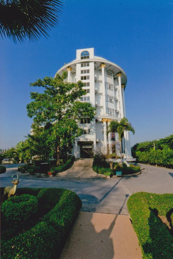 Hermitage Hotel Korat-Sha Nakhon Ratchasima Bagian luar foto