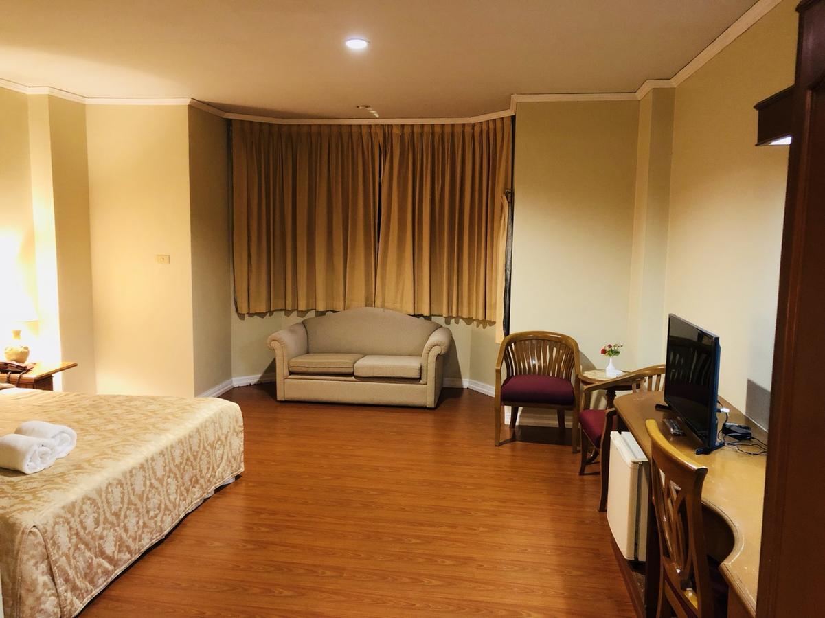 Hermitage Hotel Korat-Sha Nakhon Ratchasima Bagian luar foto